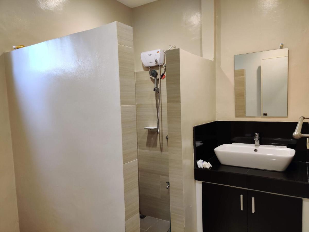 Hotel Red Knight Gardens Davao Zewnętrze zdjęcie