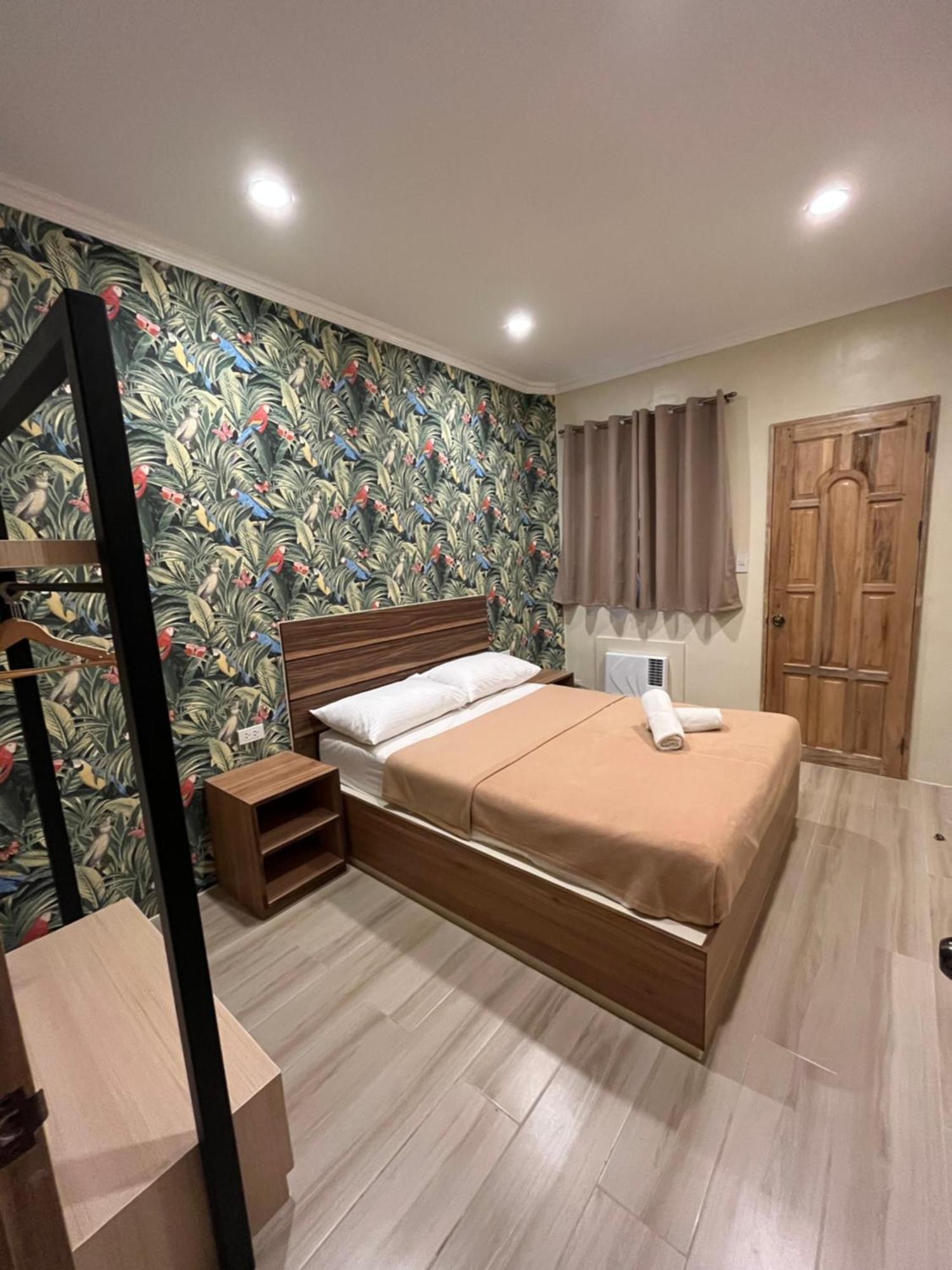 Hotel Red Knight Gardens Davao Zewnętrze zdjęcie