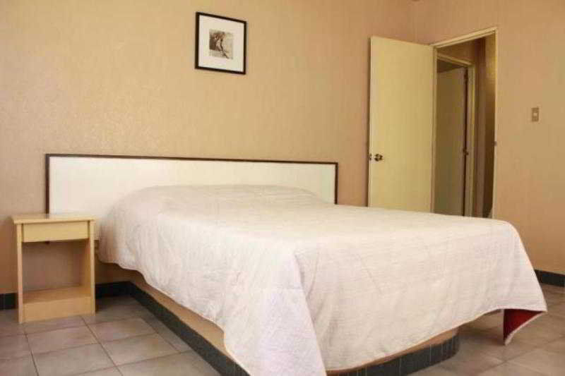 Hotel Red Knight Gardens Davao Zewnętrze zdjęcie