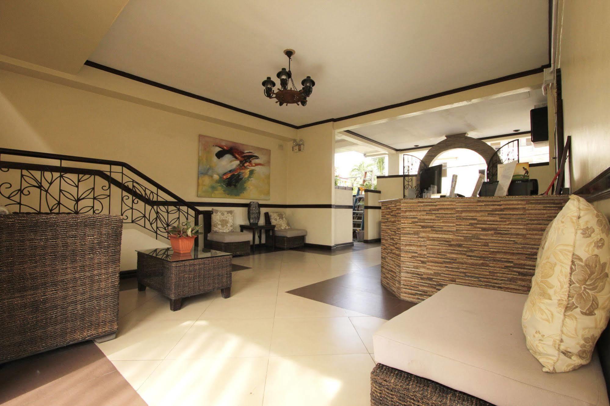 Hotel Red Knight Gardens Davao Zewnętrze zdjęcie