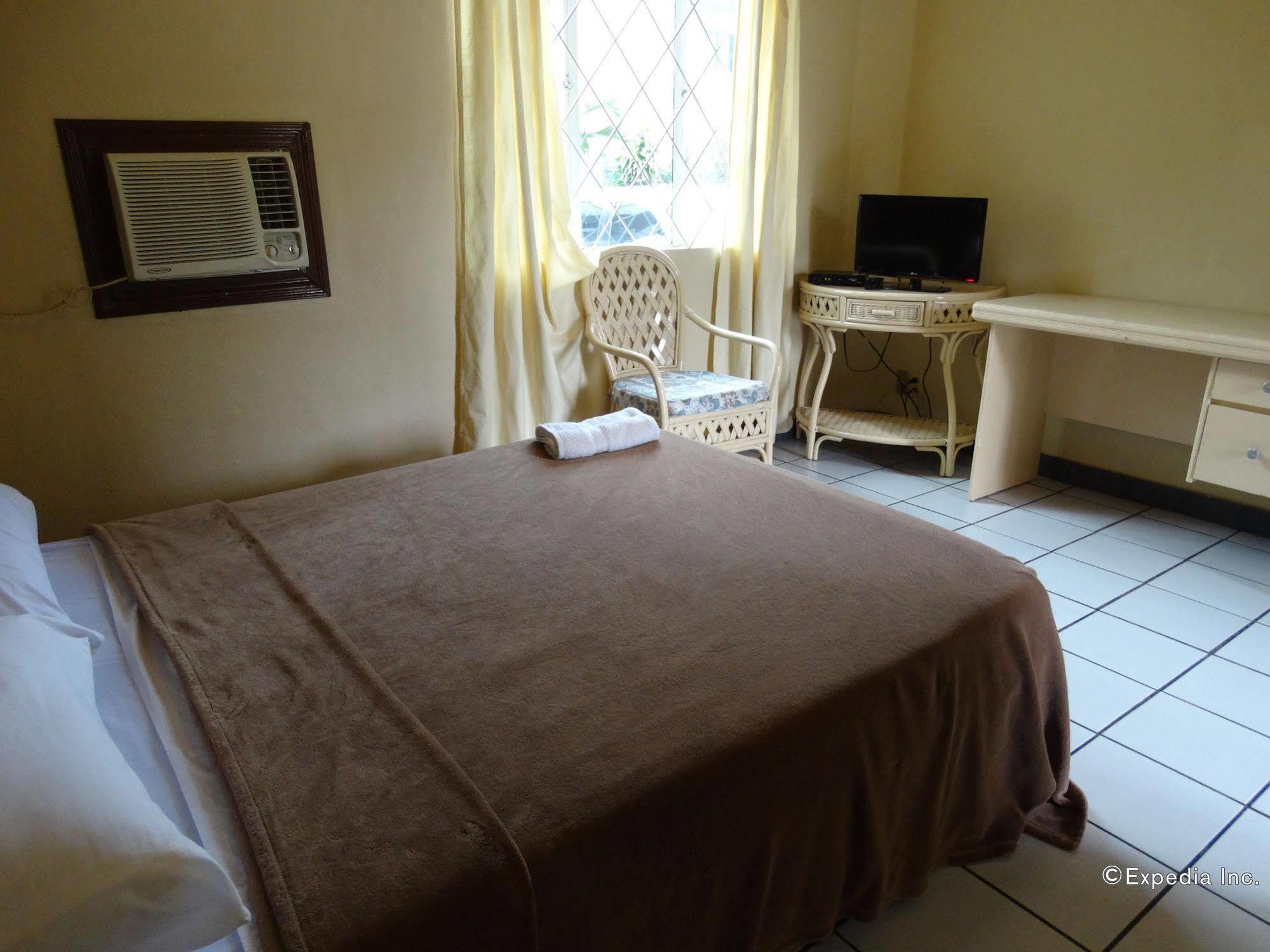 Hotel Red Knight Gardens Davao Zewnętrze zdjęcie